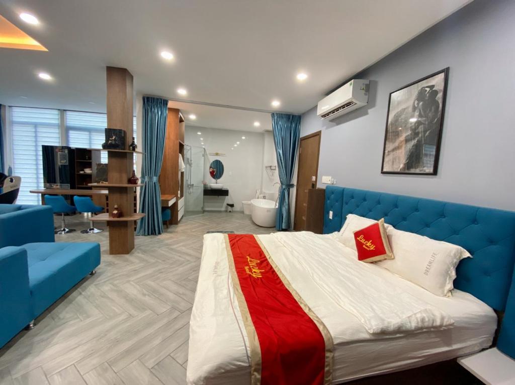 Lucky Hotel
